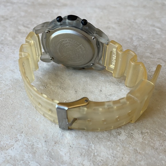 Armitron sports men battery water resistant 100ft chronograph alarm - Picture 4 of 6